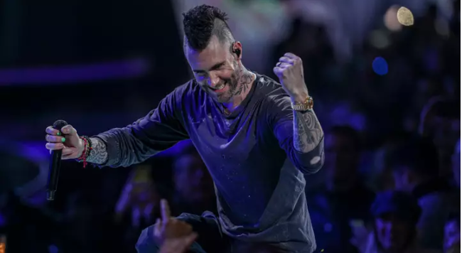 Adam Levine of Maroon 5 Issued Apologises For 'Unprofessional' Performance At Festival