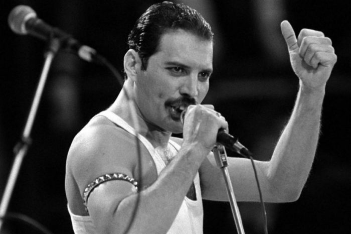 Freddie Mercury Had One Final Heartbreaking Request In The Last Days Before His Death