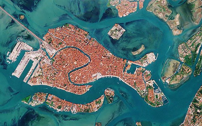 Images From Space Shows What Coronavirus Pandemic Did to Venice