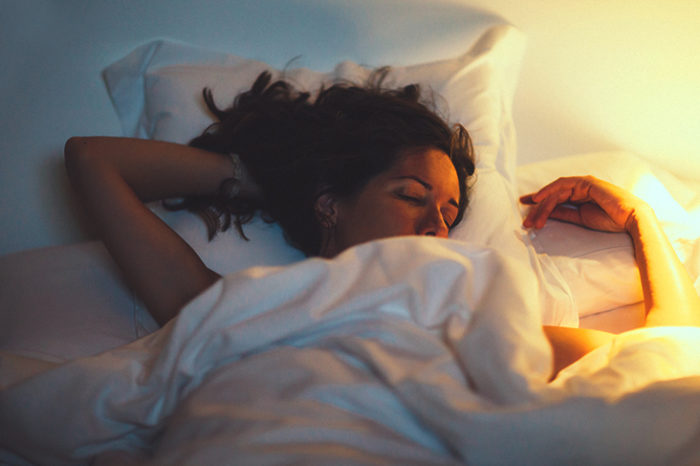 Oversleeping Is Actually A Thing: The Effects & Serious Health Risks of Sleeping Too Much!